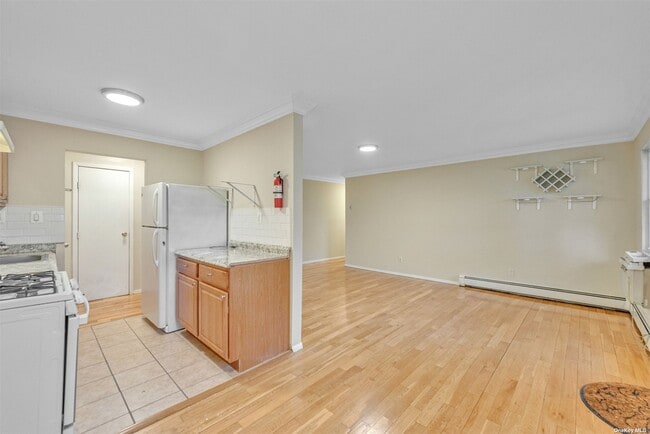Building Photo - 9 A Hemlock Dr