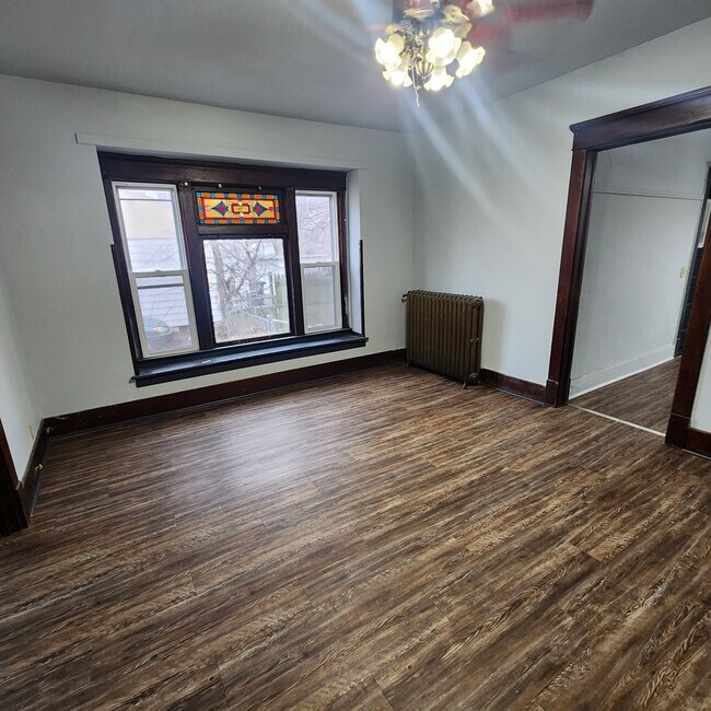 Foto del edificio - 1425 E Fairchild St