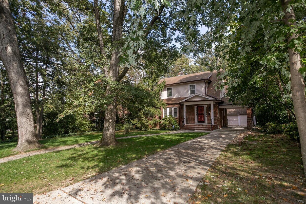 Primary Photo - 233 N Garfield St