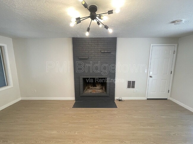 Building Photo - 5133 SW Timbergrove St