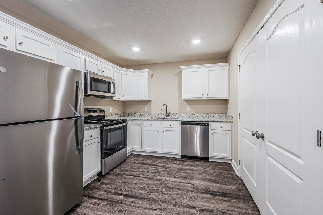 Foto principal - 131 Audley Ave