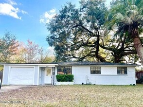 Building Photo - 6422 Solandra Dr