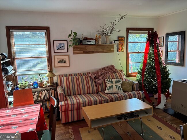 Foto del edificio - 152 Buena Vista Ave