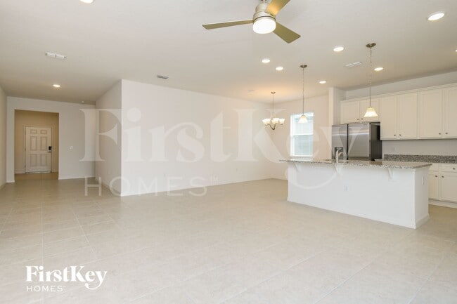 Building Photo - 1227 Ponca Rd