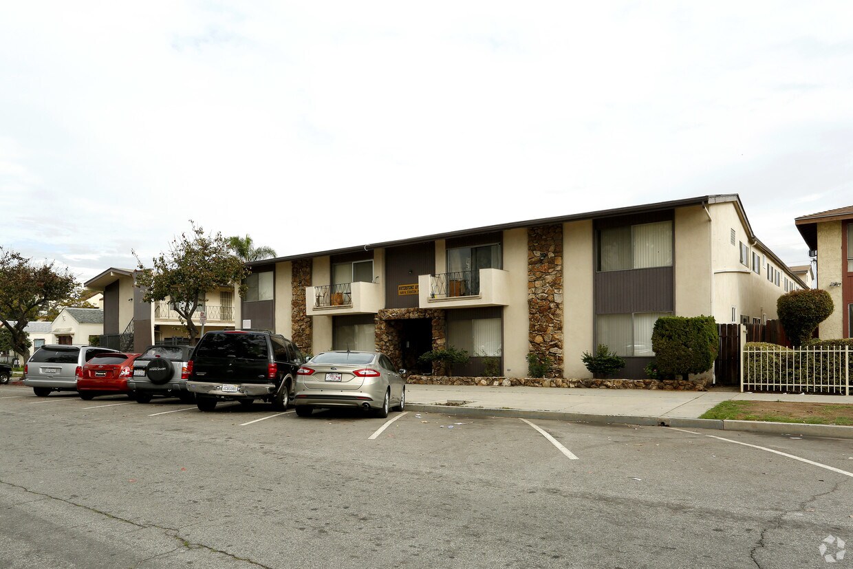 Primary Photo - Waterstone Apartments