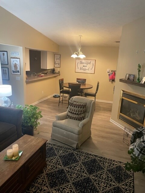 Living Rm/Dininig - 512 Carom Cir