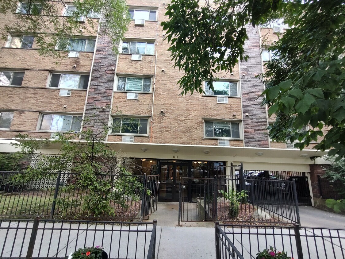 Foto principal - 1415 W Lunt Ave