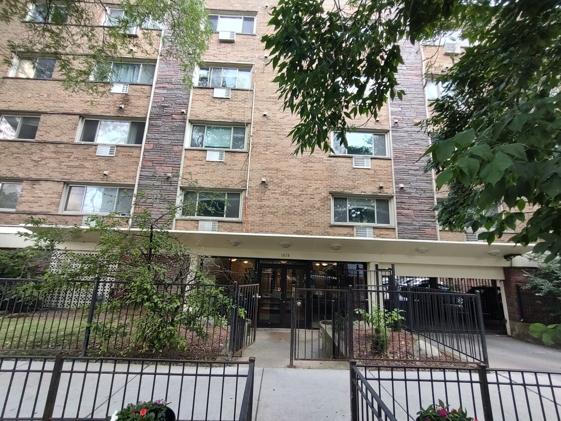Primary Photo - 1415 W Lunt Ave