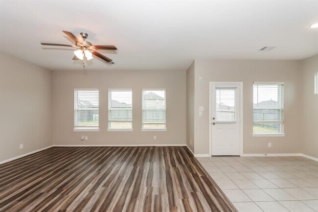 Foto del edificio - 5002 Fairwater Ct