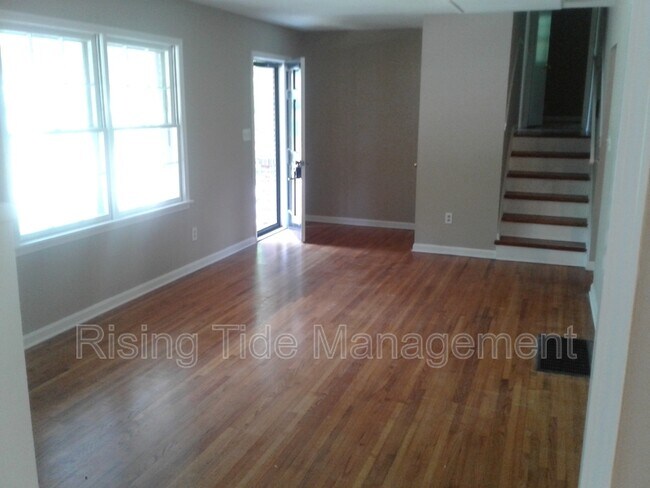 Foto del edificio - 305 Argonne Dr