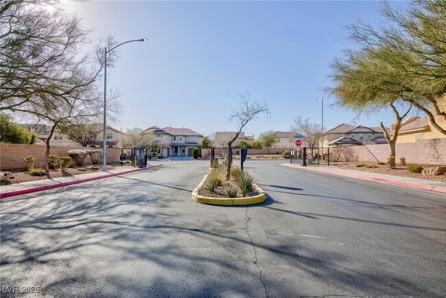 Foto del edificio - 5650 St Elias St