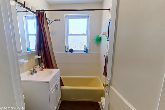 Building Photo - 390 Highland Ave