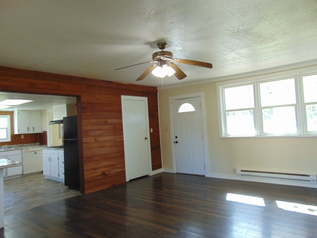 Building Photo - 10904 Tonkel Rd