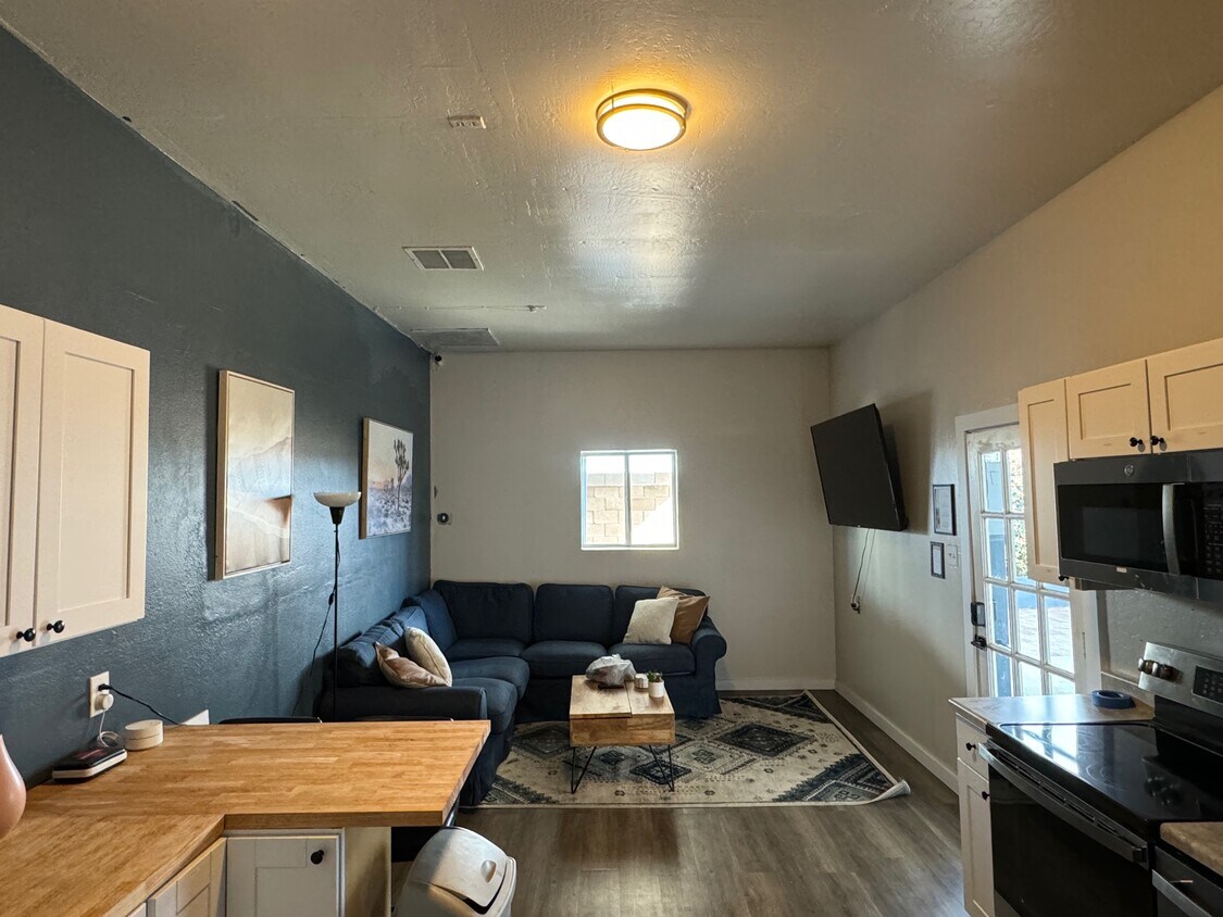 Foto principal - 938 E Amelia Ave