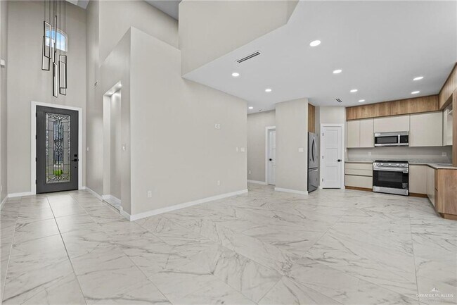 Building Photo - 2231 Corales St