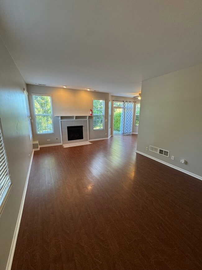 Building Photo - 1401 Millbrook Dr