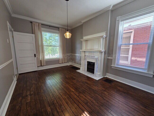 Foto del edificio - 6204 Clayton Ave