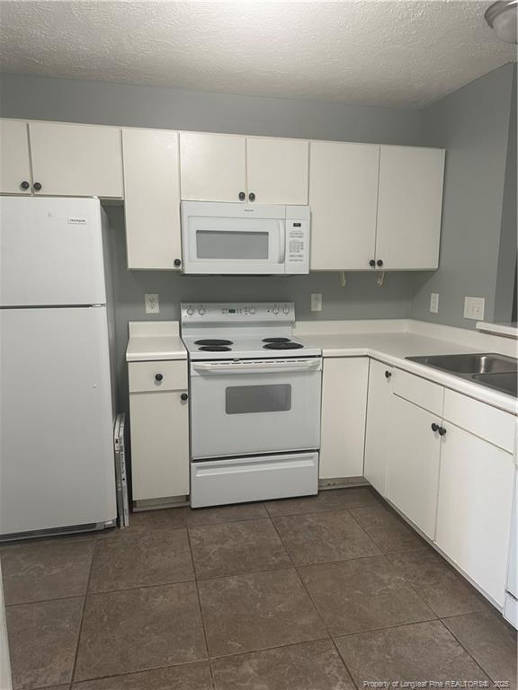 Foto del edificio - 302 Bubble Creek Ct
