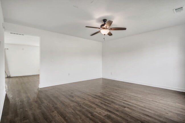Building Photo - Timber Trail Drive Rental