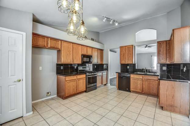 Building Photo - 1175 S Larkspur St