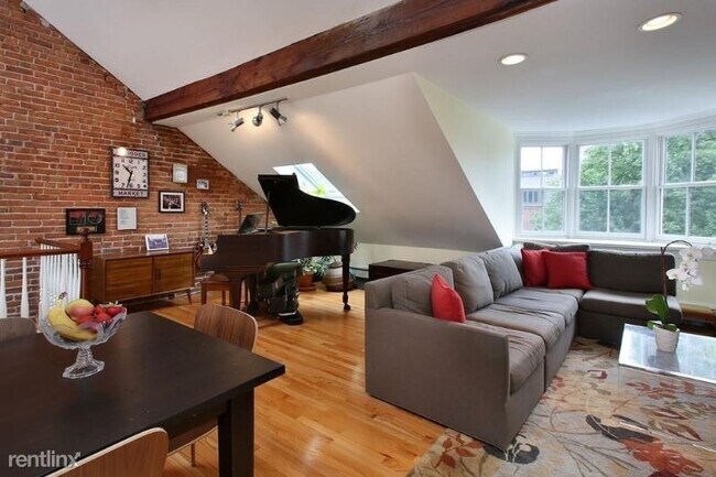 Building Photo - 2 br, 1 bath Condo - 16 Union Park 4 Unit 4