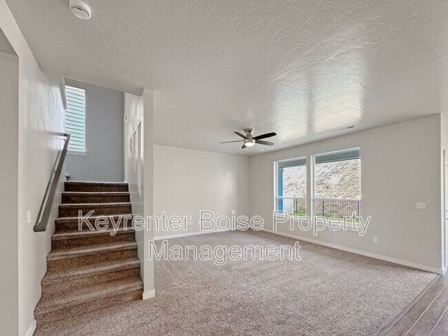 Building Photo - 2466 E Stella Dr