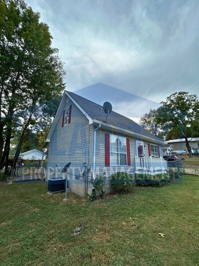 Building Photo - Convenient 3-Bedroom, 2-Bath Home in a Cen...