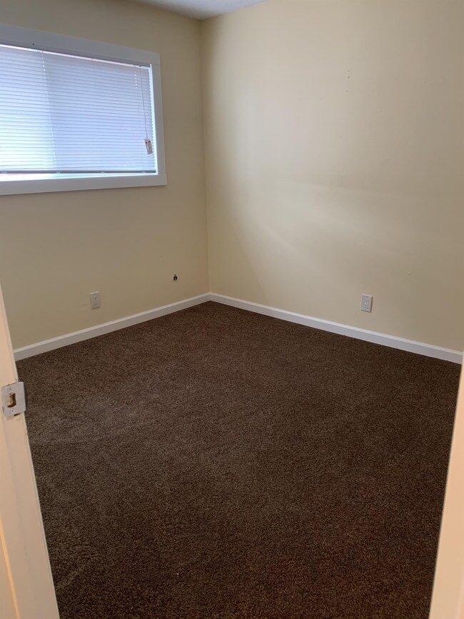 Building Photo - 307 Goya Dr
