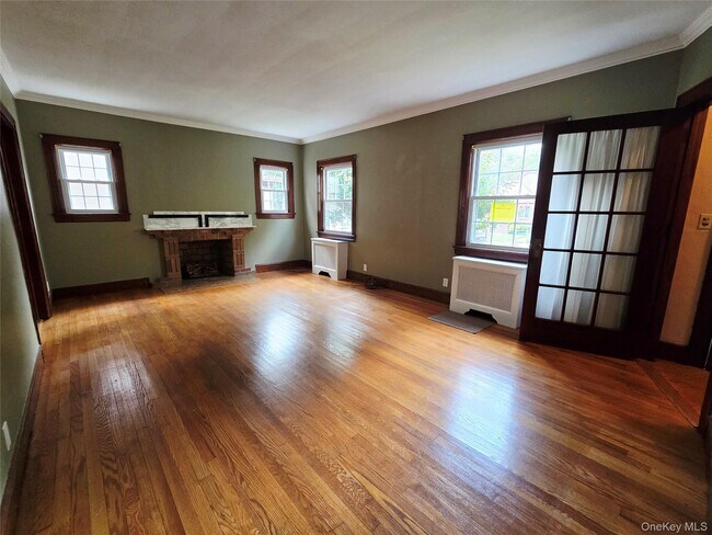 Foto del edificio - 190 Bryant Ave