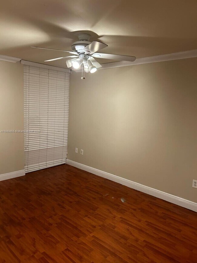 Foto del edificio - 7165 NW 186th St