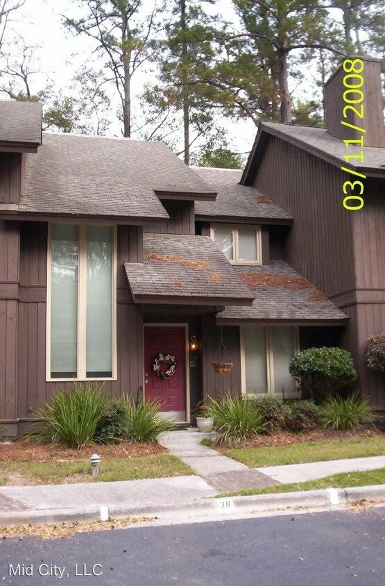 Primary Photo - 2 br, 2.5 bath House - 39 Vernon River Dr.