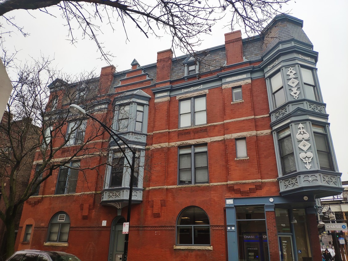 935 W Armitage Ave, Chicago, IL 60614 Apartments in Chicago, IL