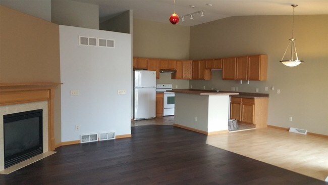 Building Photo - 8035 Starr Grass Dr
