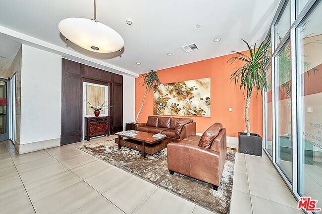 Foto del edificio - 3223 W 6th St