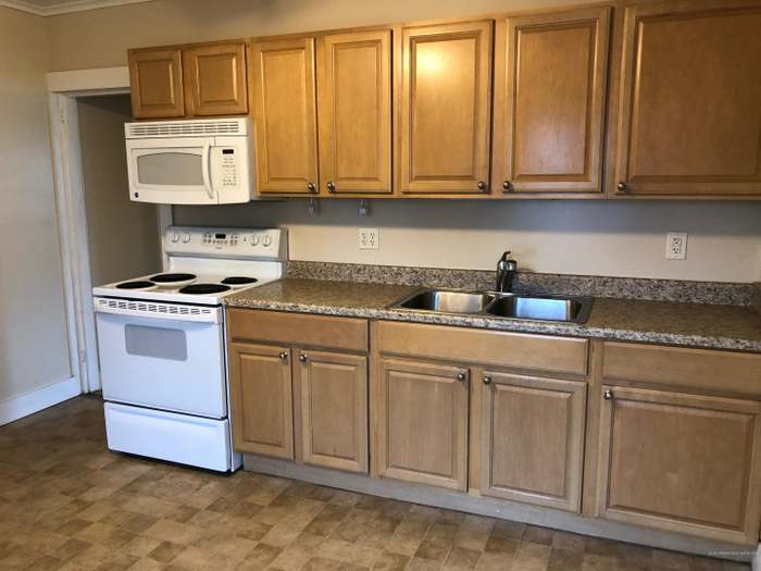 Sunny Lge Kitchen, Living, Bath, W/D - 74 Grand St