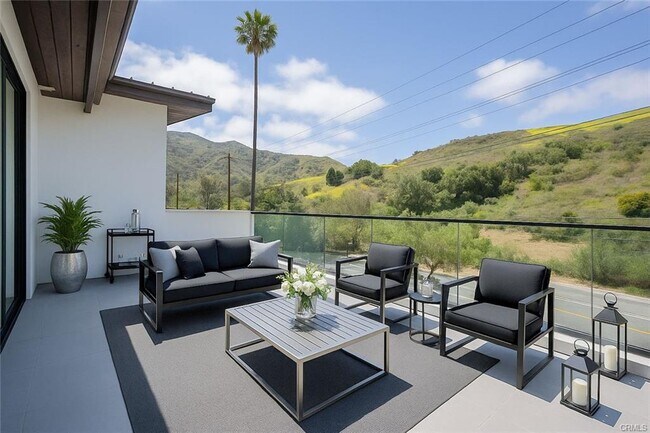 Foto del edificio - 20000 Laguna Canyon Rd