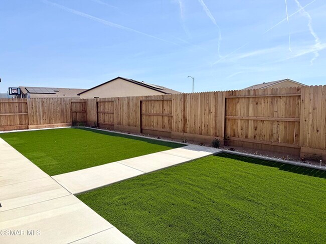 Foto del edificio - 7201 Capitol Reef Dr