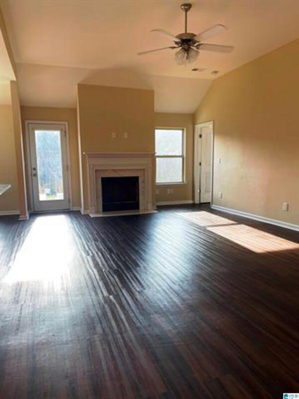 Foto del edificio - 5627 Goodwin Ct
