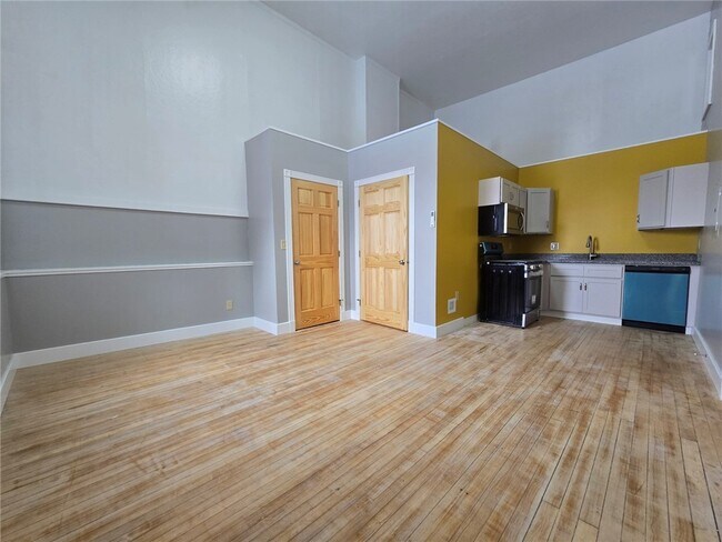 Foto del edificio - 27 E Main St