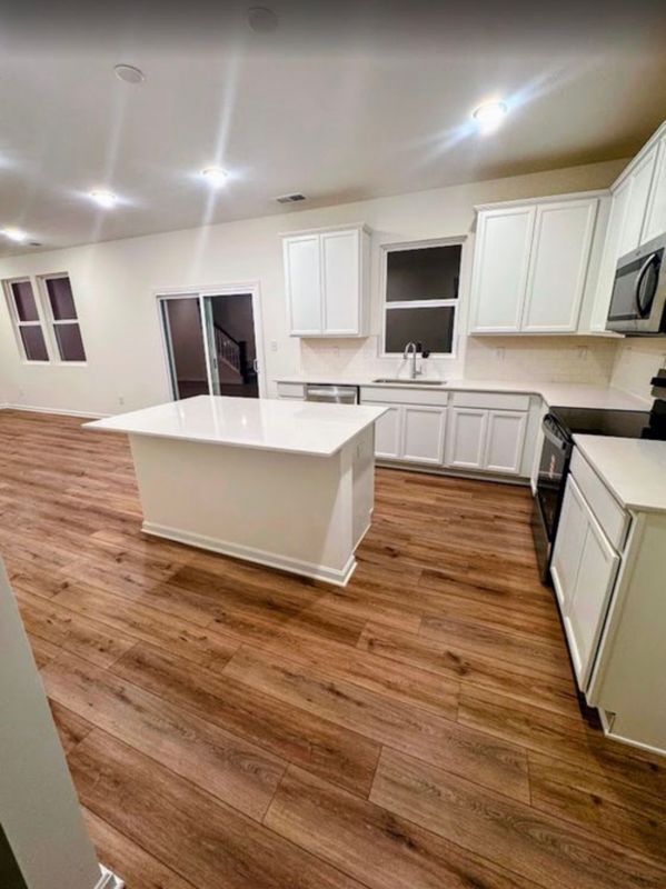 Foto del edificio - 16811 Aiken Rdg Cir