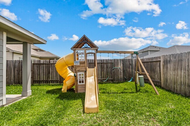 Building Photo - 21627 Calico Bush Trail