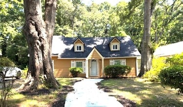 Building Photo - 2523 Hood Ave NW