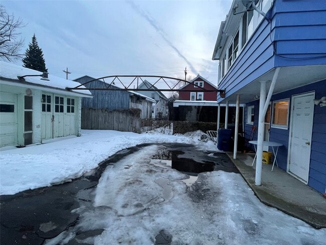 Foto del edificio - 947 W 3rd St