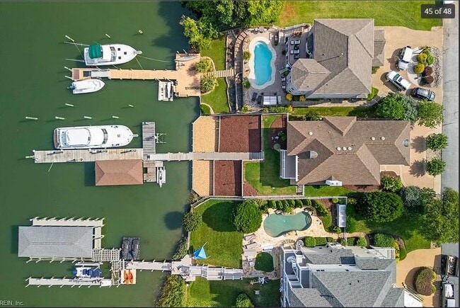 Building Photo - 31 Bay Front Pl