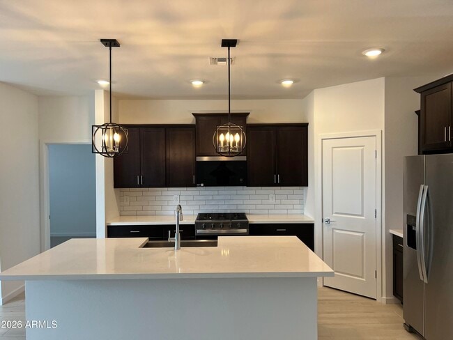 Building Photo - 15842 W Gray Fox Trl