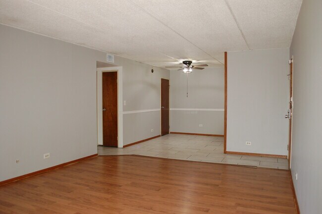 Foto del edificio - 5S070 Pebblewood Ln