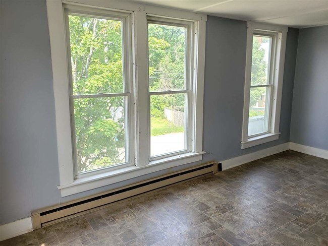 Foto del edificio - 12 Maple St