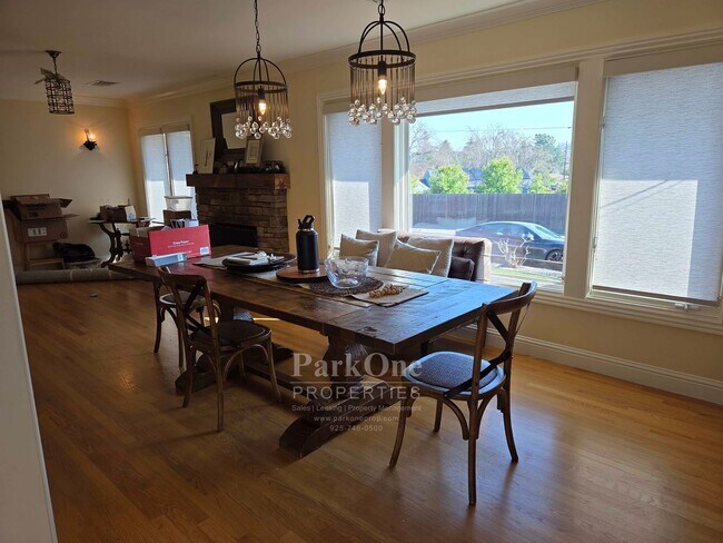 Building Photo - Charming Home with Detached Office in Lafayette Saranap