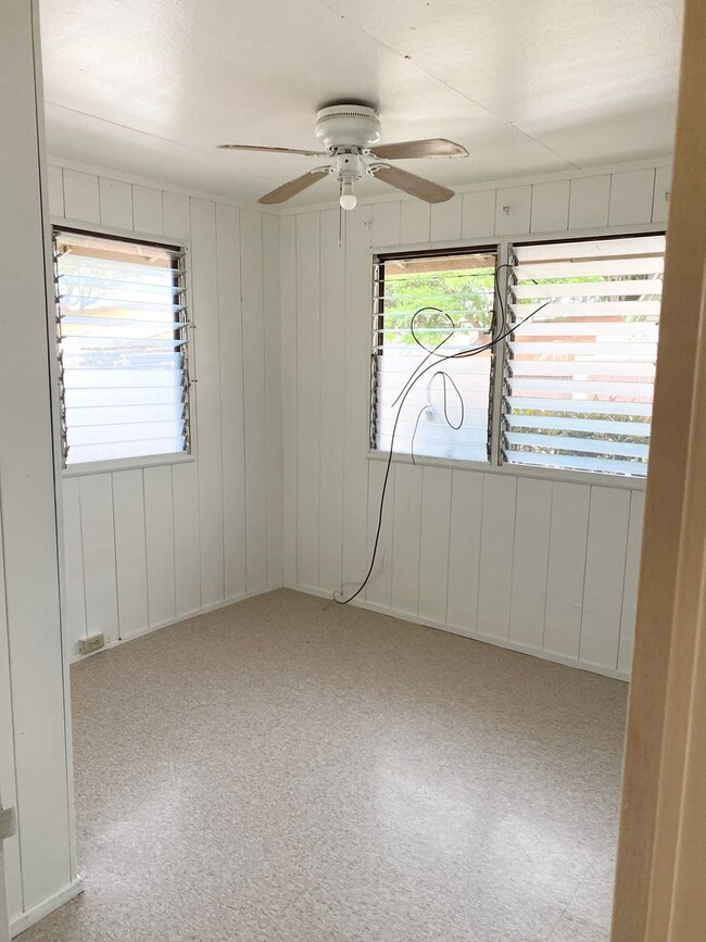 Building Photo - Aliamanu/Salt Lake - 2 bedroom 1 bath Duplex