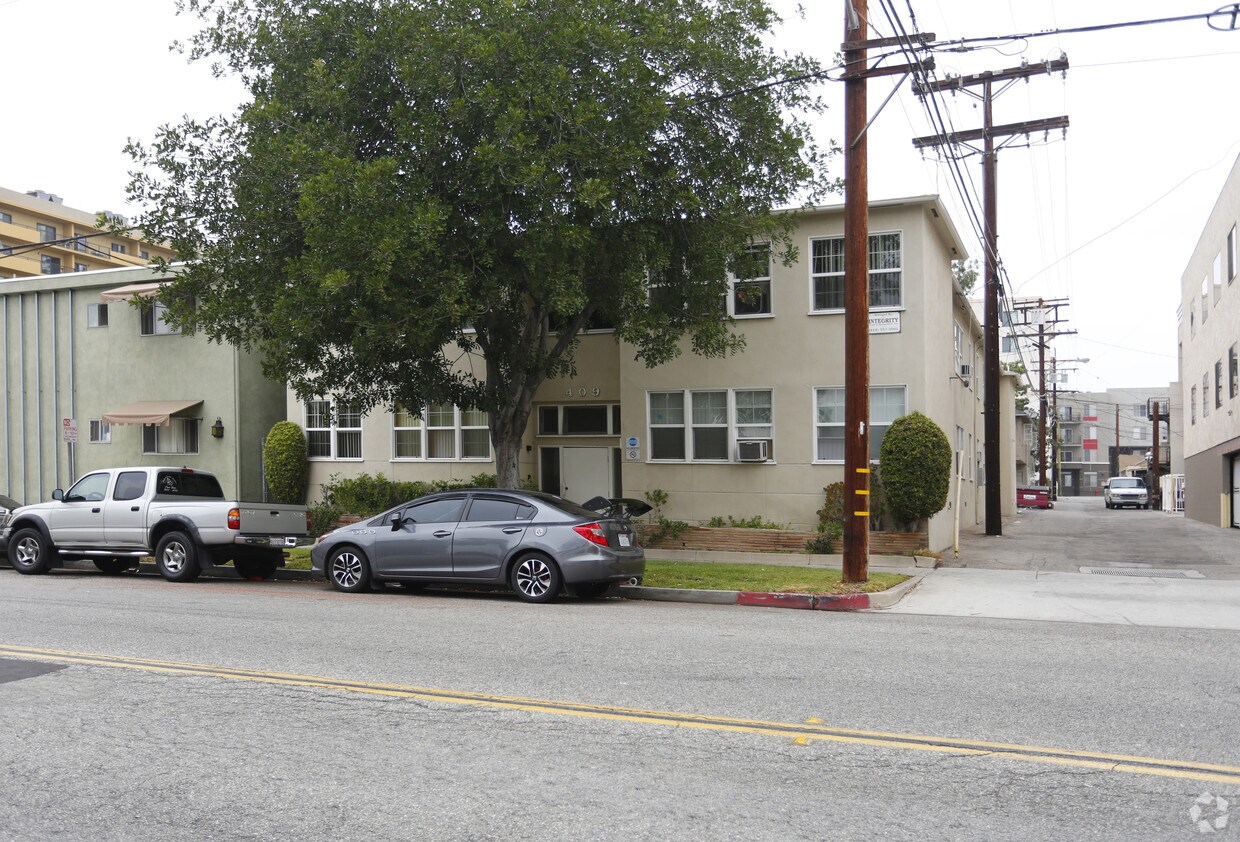 Building - 409 E Harvard St